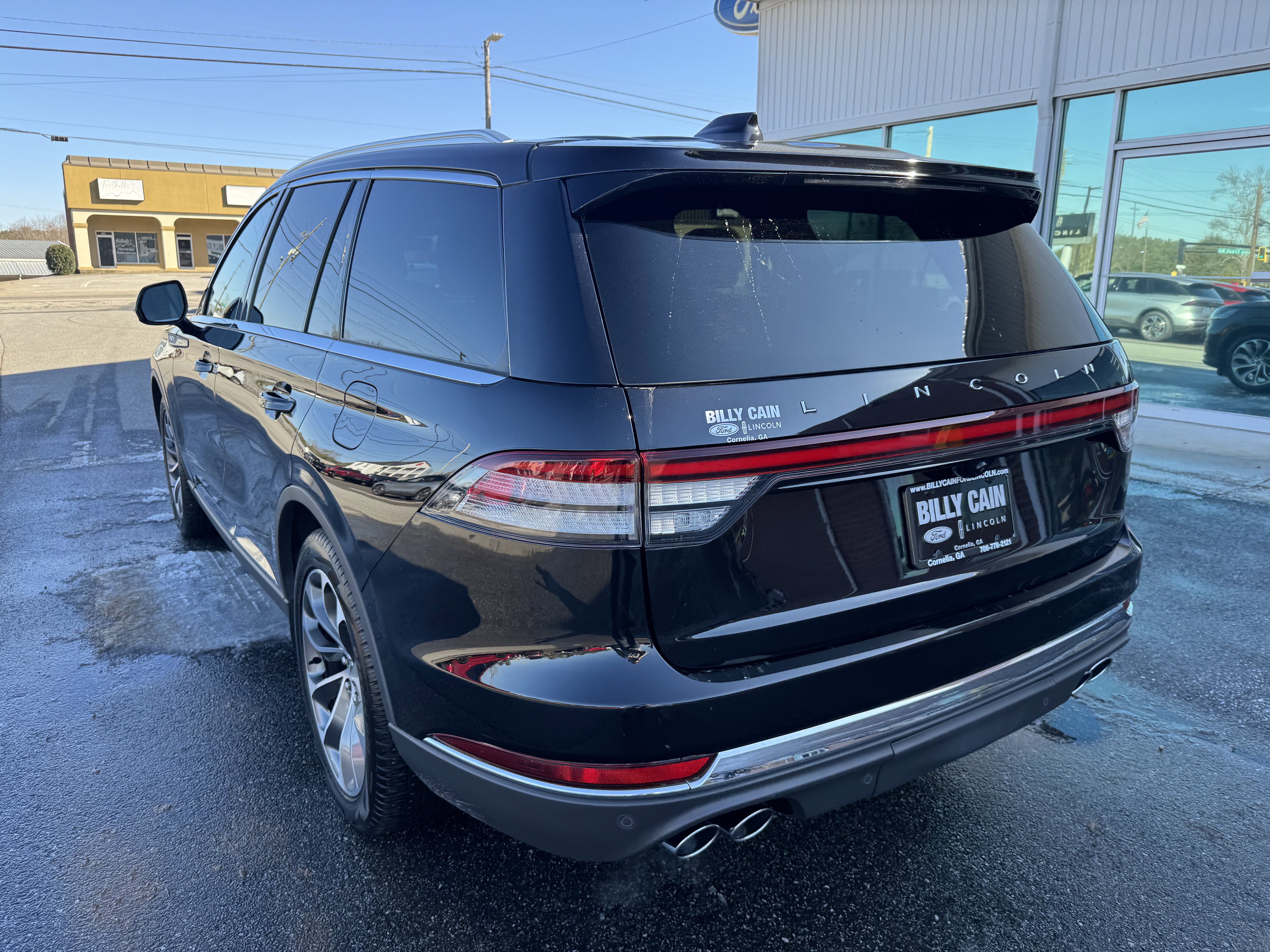 Used 2025 Lincoln Aviator Reserve w/ Illumination Package image 2