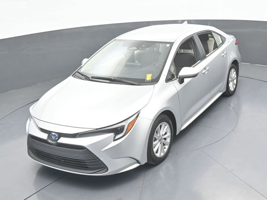 Used 2024 Toyota Corolla LE w/ LE Convenience Package image 35