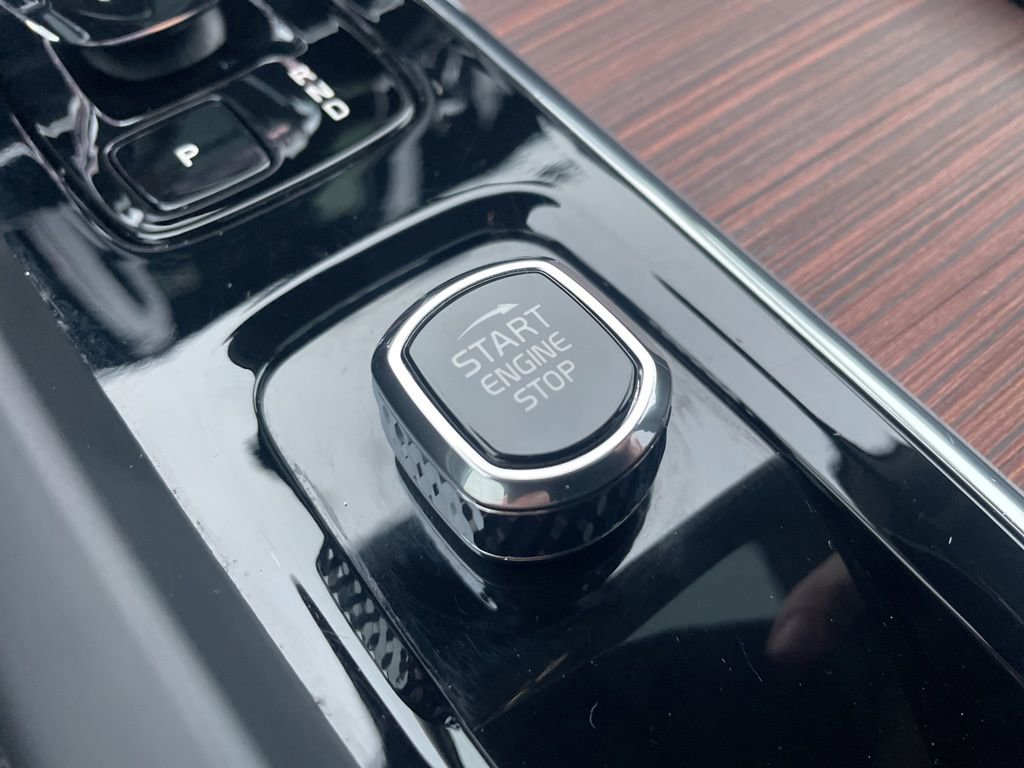 Certified 2023 Volvo XC60 B5 Ultimate image 34