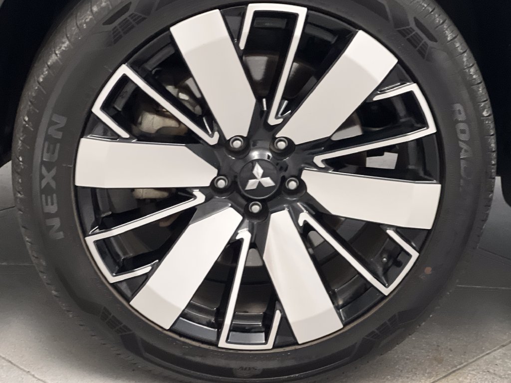 Used 2025 Mitsubishi Outlander SE AWD/4WD image 75