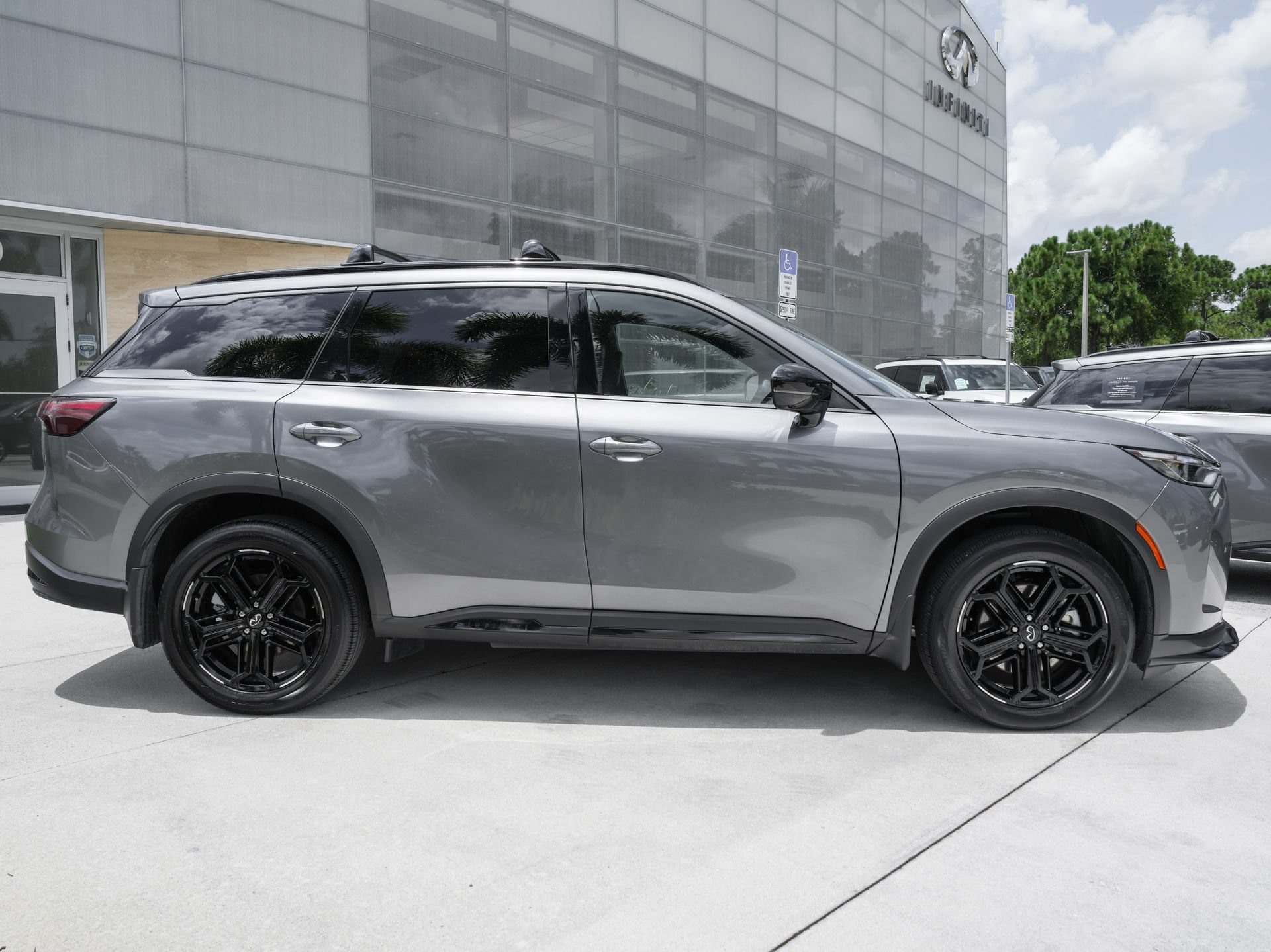 Certified 2026 INFINITI QX60 Sport w/ Dark Cargo Package AWD/4WD image 25