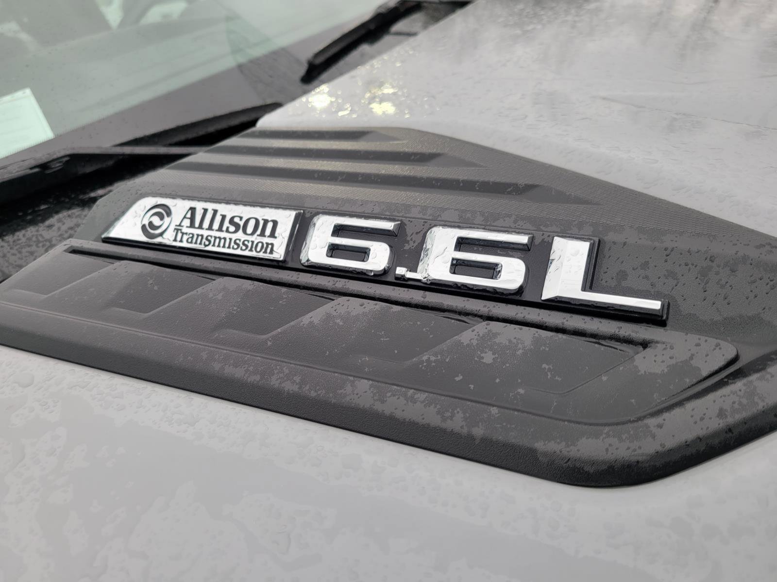 Used 2024 Chevrolet Silverado 2500 Custom w/ LPO, Dark Essentials Package image 5