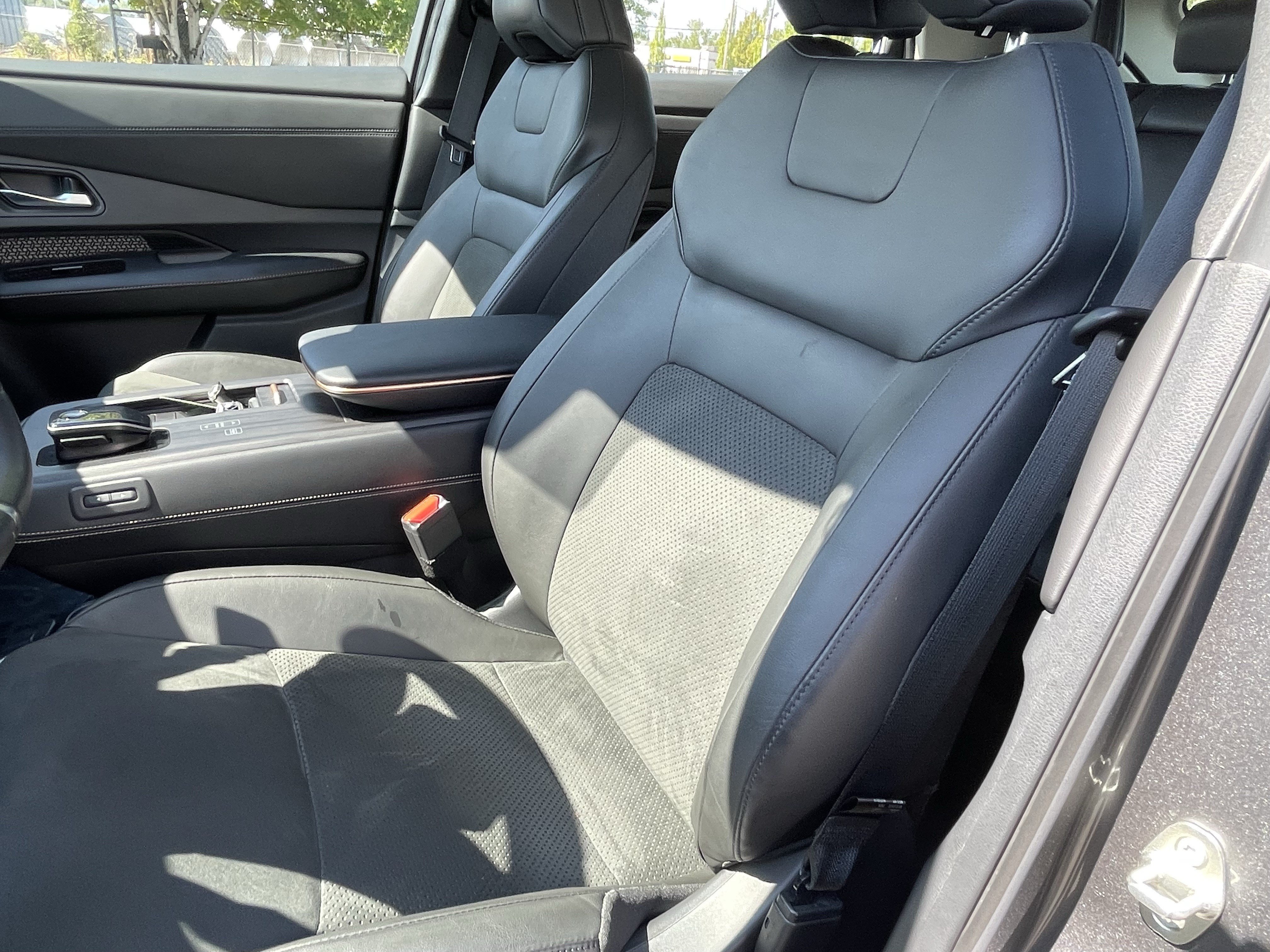 Used 2024 Nissan Ariya AWD image 21