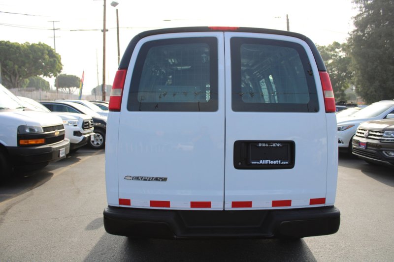 Used 2009 Chevrolet Express 2500 image 5