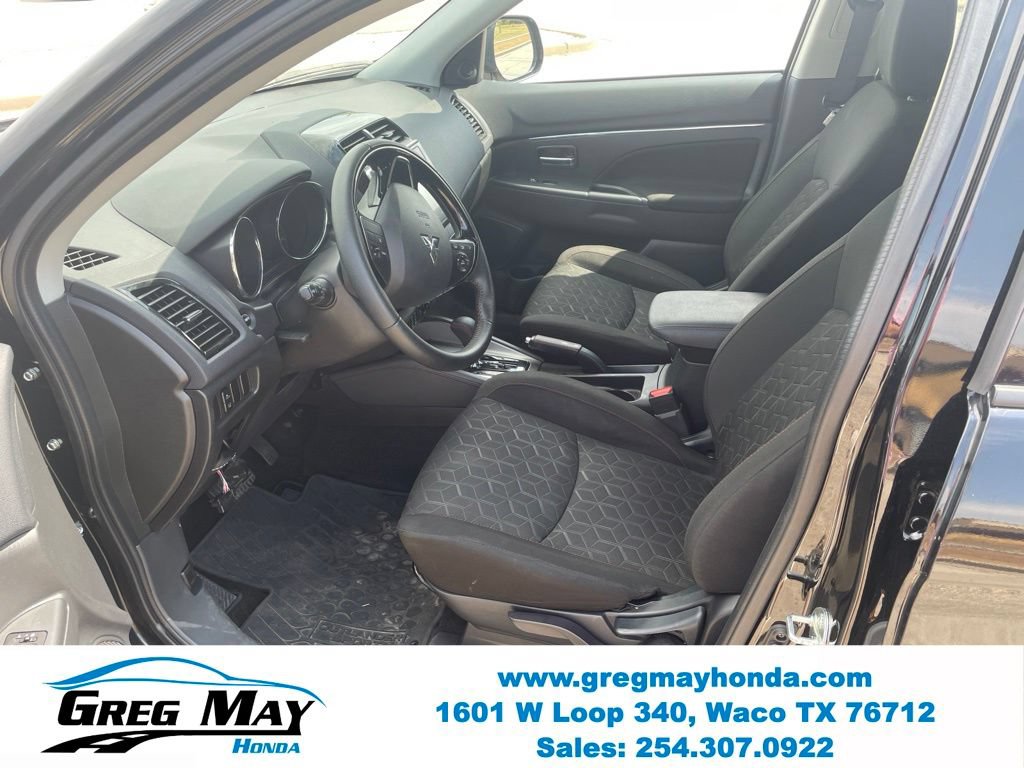 Used 2025 Mitsubishi Outlander Sport LE AWD/4WD image 12