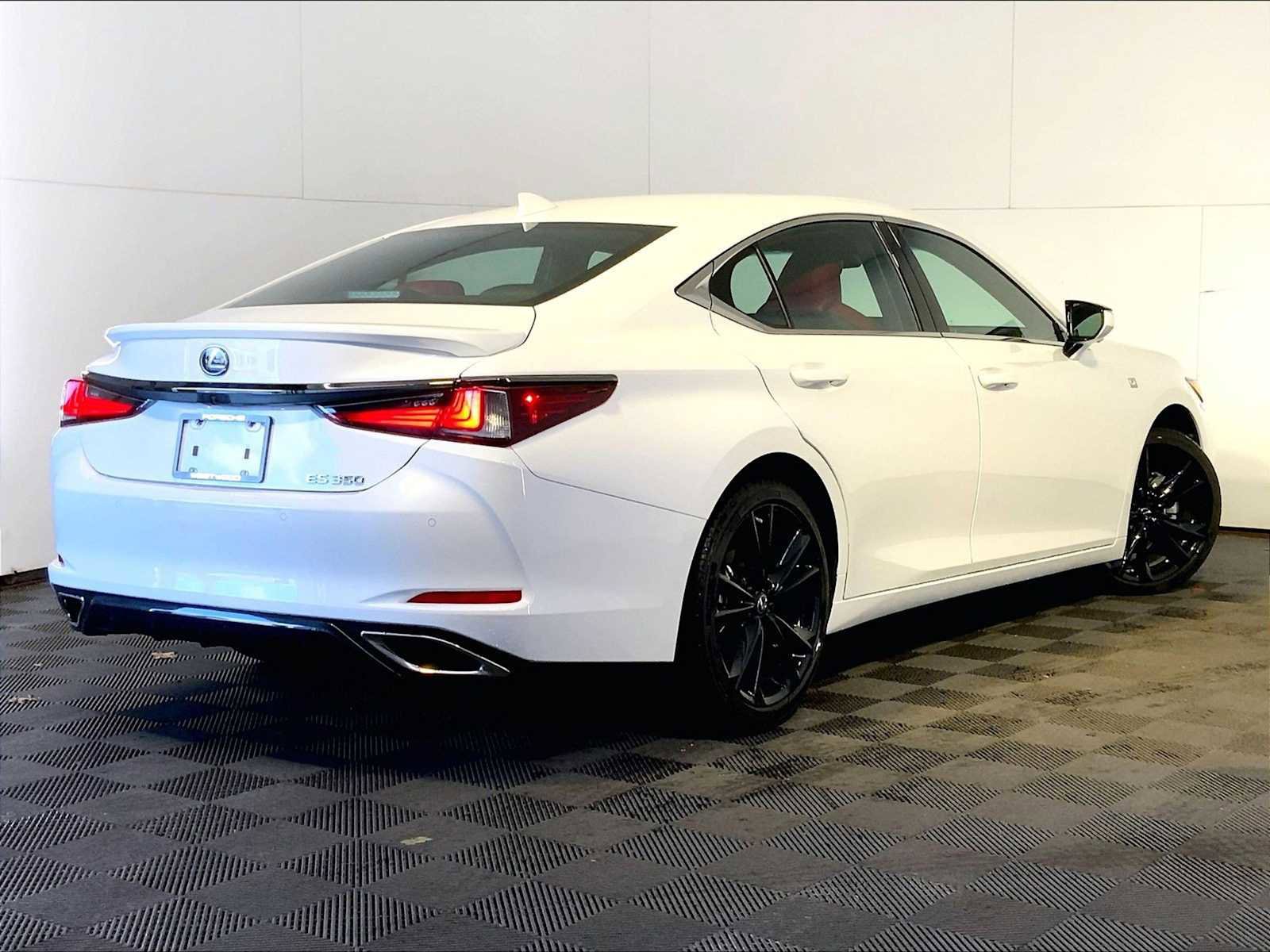 Used 2024 Lexus ES 350 F Sport w/ Technology Package FWD image 7