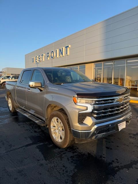 Used 2023 Chevrolet Silverado 1500 LTZ image 2