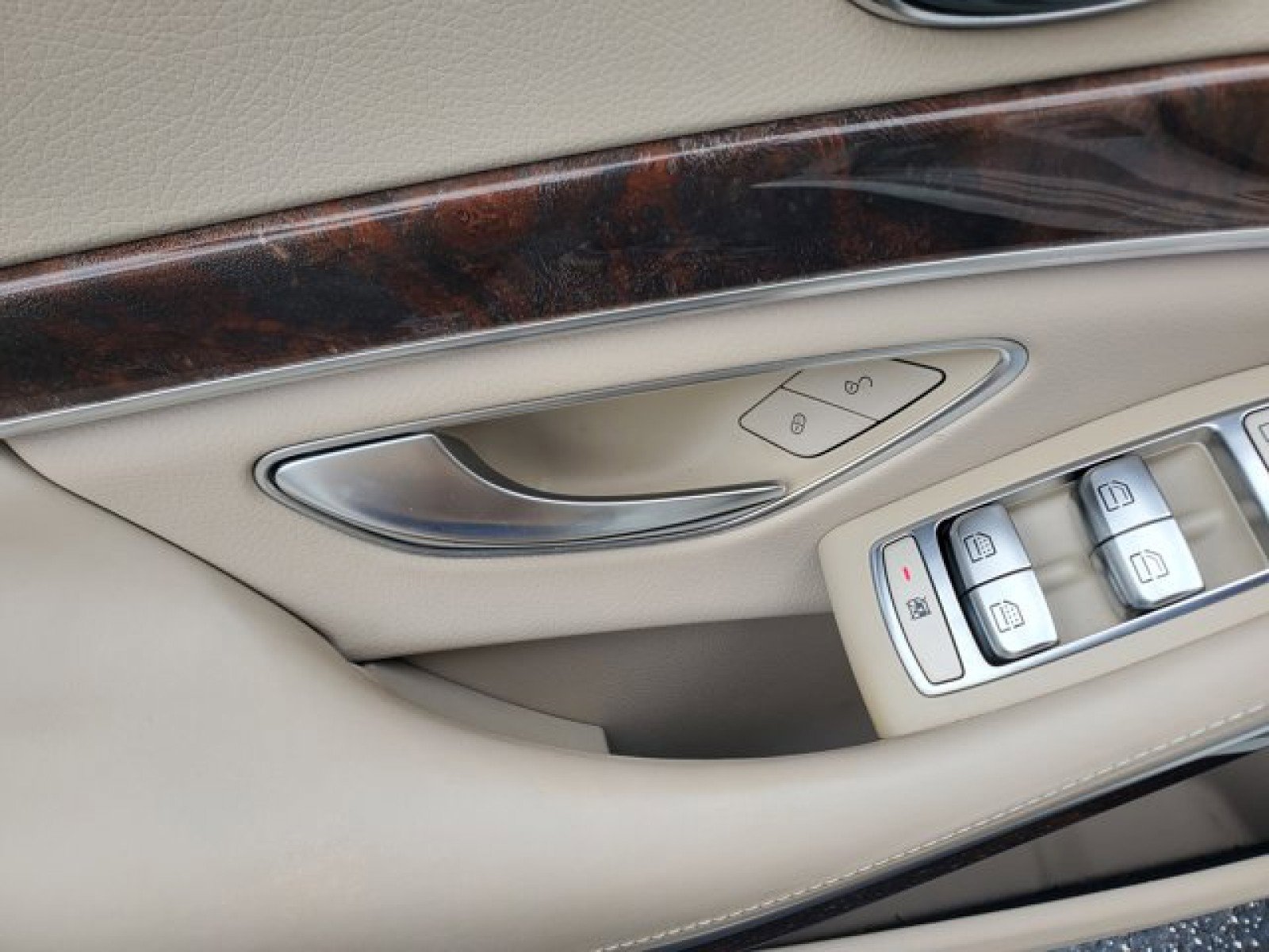 Used 2019 Mercedes-Benz S 560 Sedan w/ AMG Line Exterior image 15