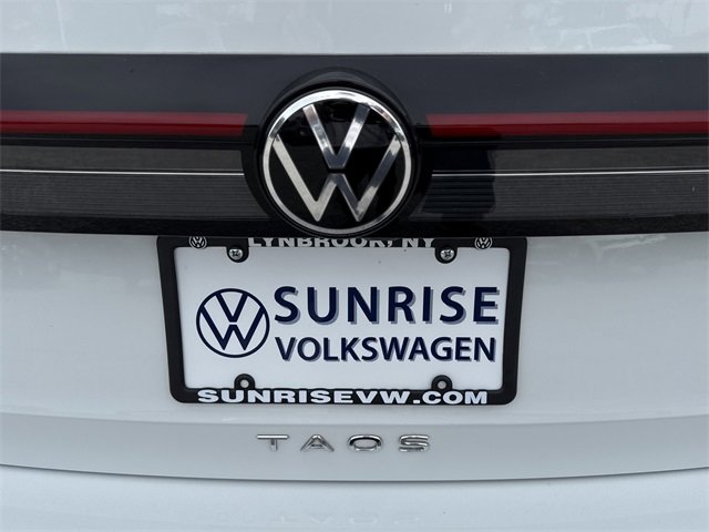 Used 2025 Volkswagen Taos SE image 38