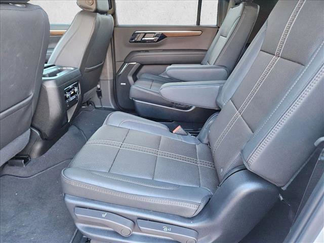 Certified 2025 Chevrolet Suburban High Country image 10