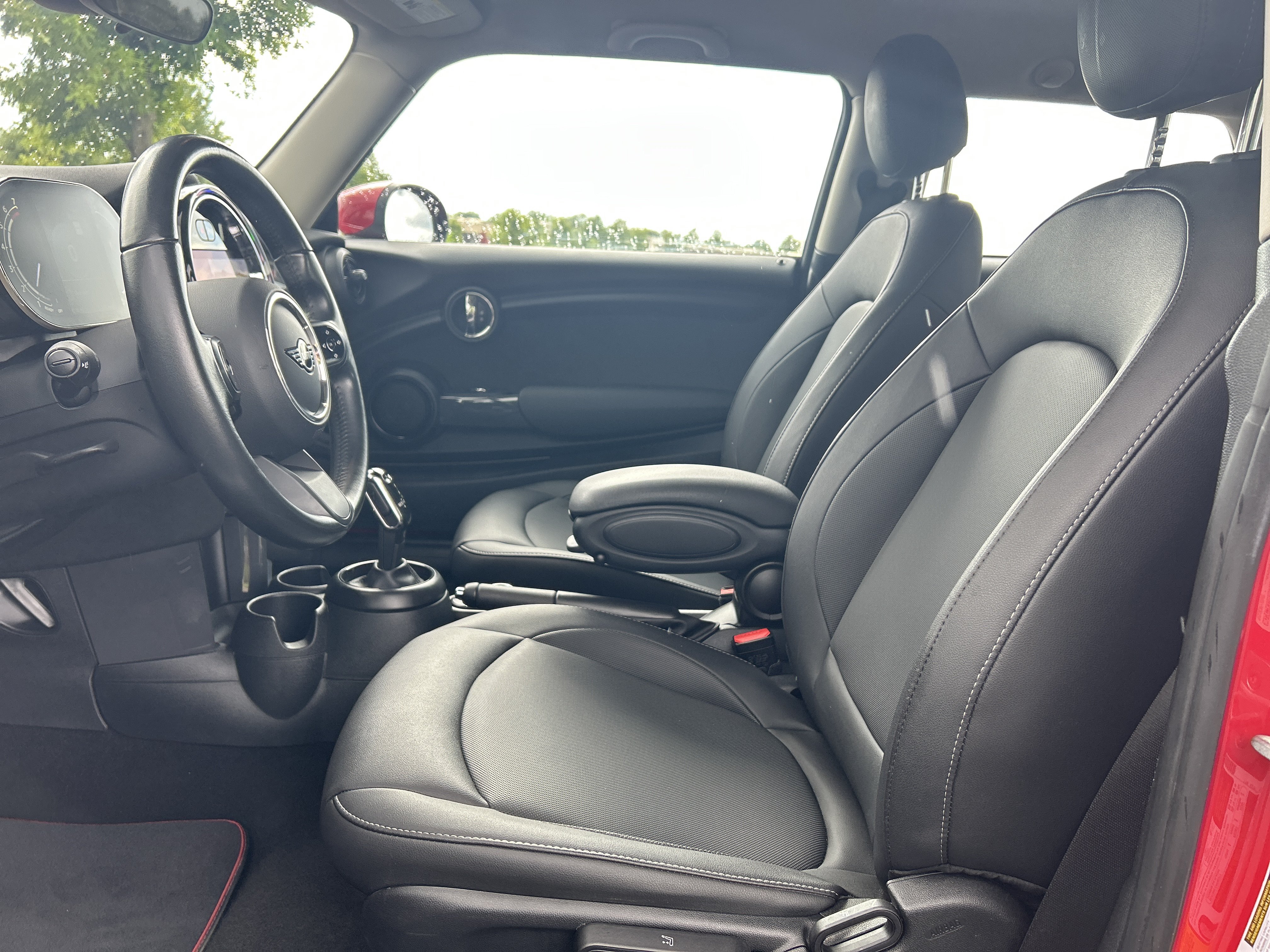 Used 2024 MINI Cooper 2-Door Hardtop FWD image 24