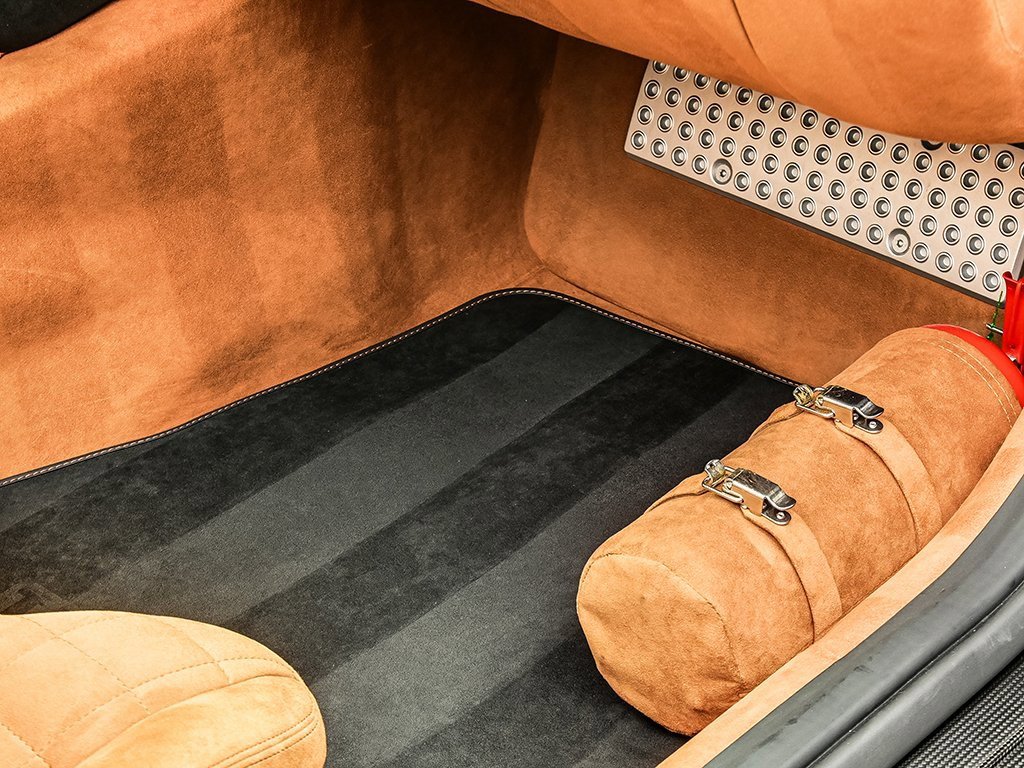 Used 2024 Ferrari 812 Competizione A image 21