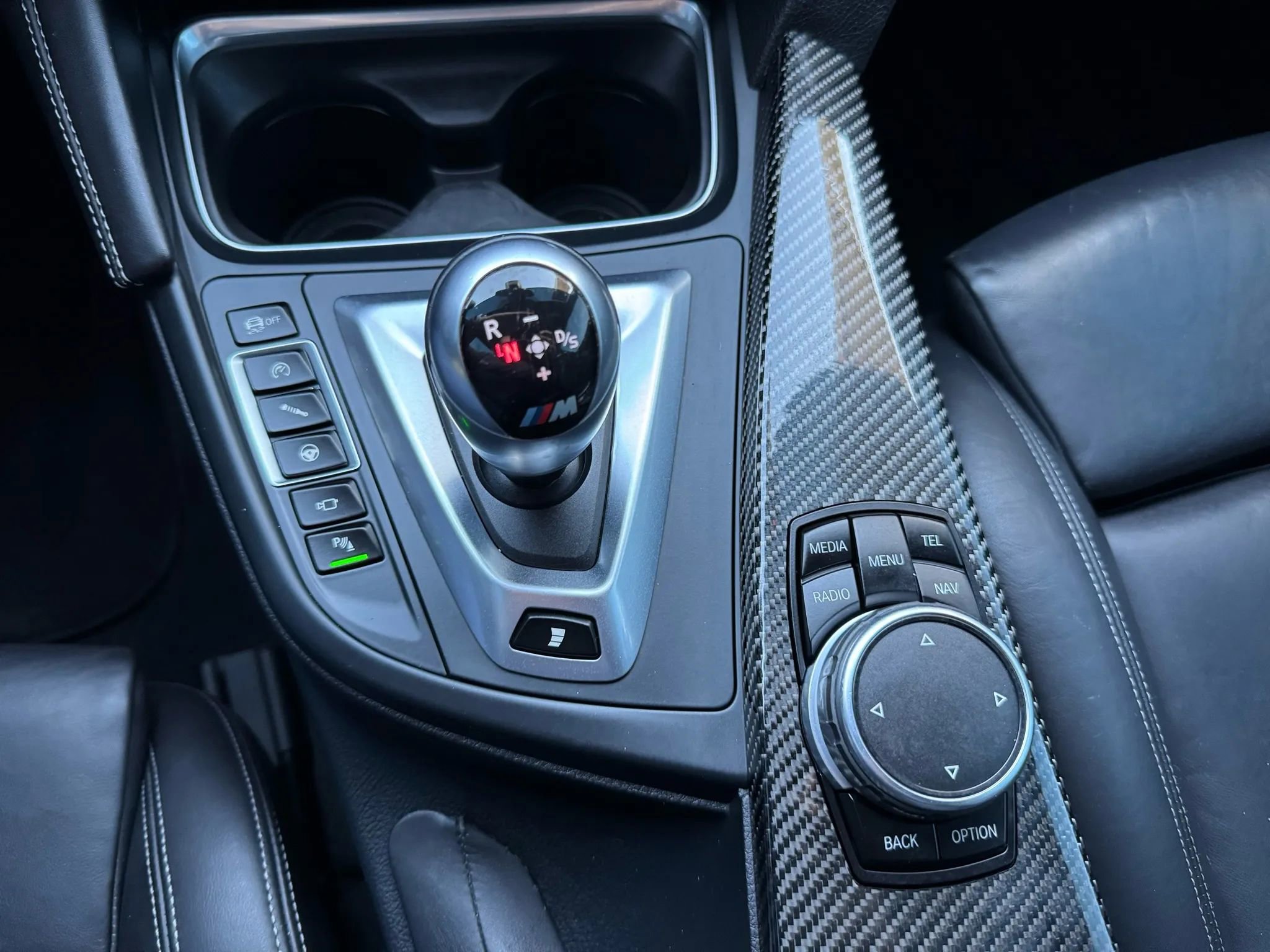 Used 2015 BMW M4 Convertible image 40