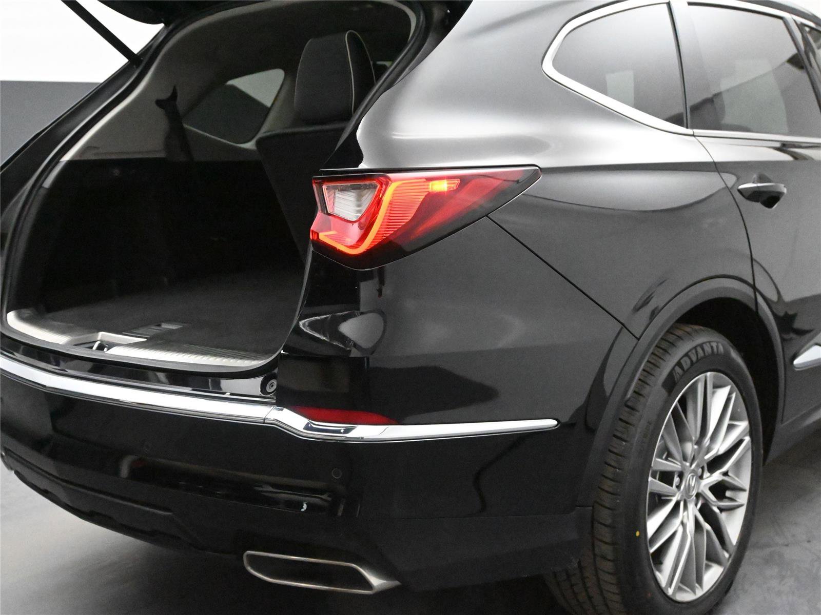 Certified 2024 Acura MDX SH-AWD w/ Advance Package image 15