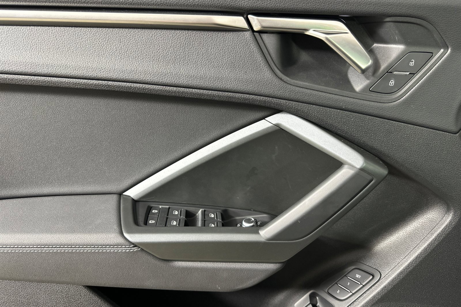 Used 2025 Audi Q3 2.0T Premium w/ Convenience Package image 10