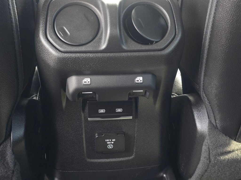 Used 2022 Jeep Wrangler Unlimited Sahara AWD/4WD image 20