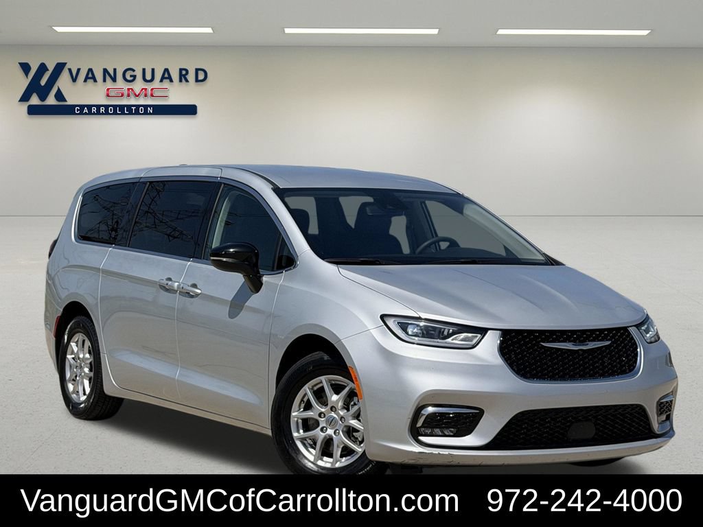 Used 2024 Chrysler Pacifica Touring-L FWD image 1