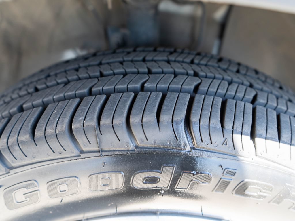 Used 2021 Hyundai Venue SE FWD image 33