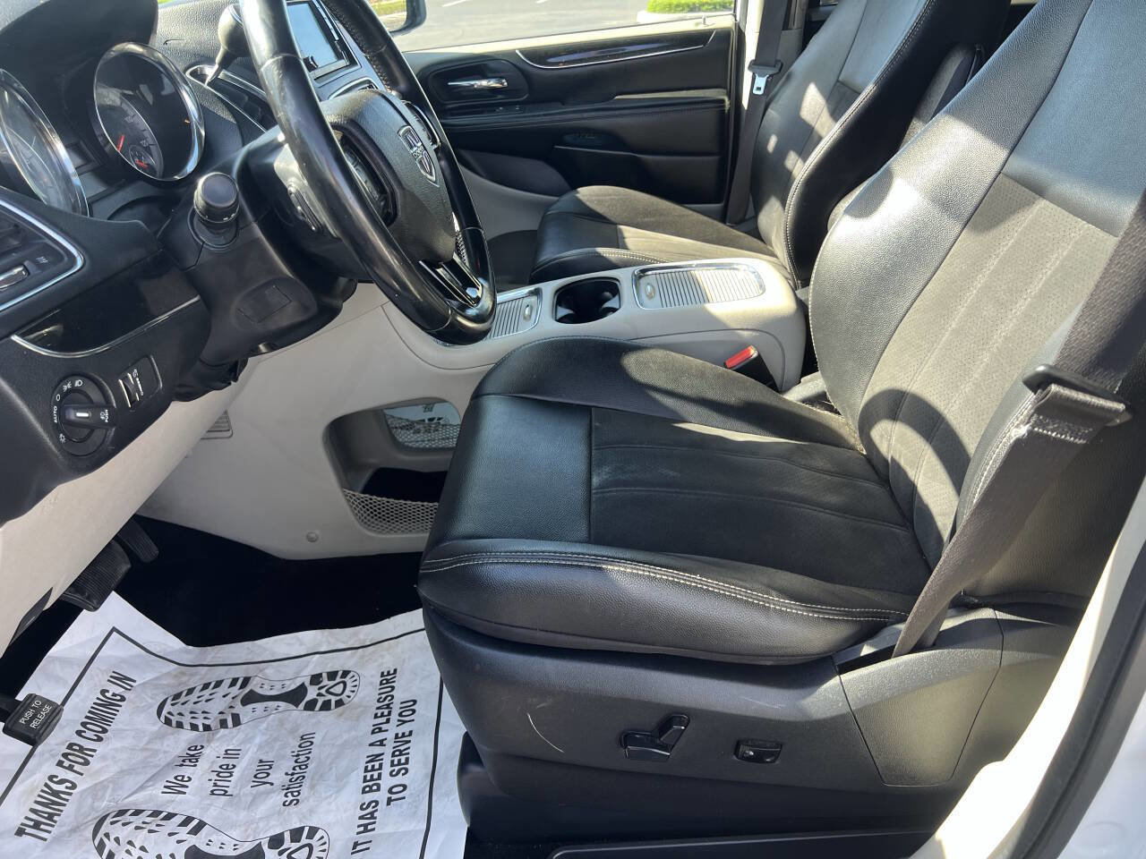 Used 2019 Dodge Grand Caravan SXT image 16