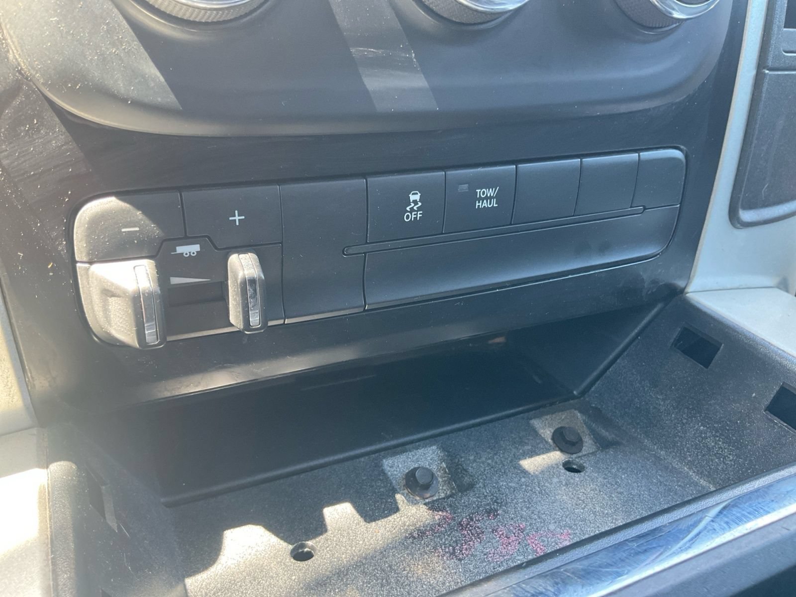 Used 2016 RAM 1500 Express AWD/4WD image 18