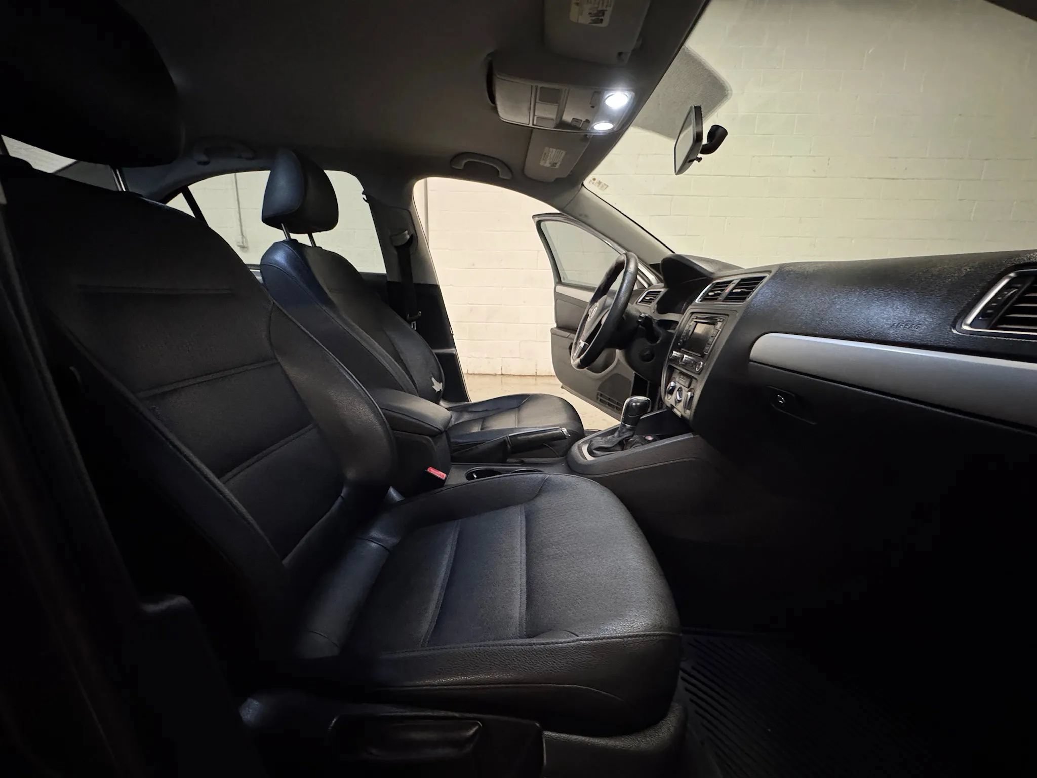 Used 2012 Volkswagen Jetta SEL FWD image 20