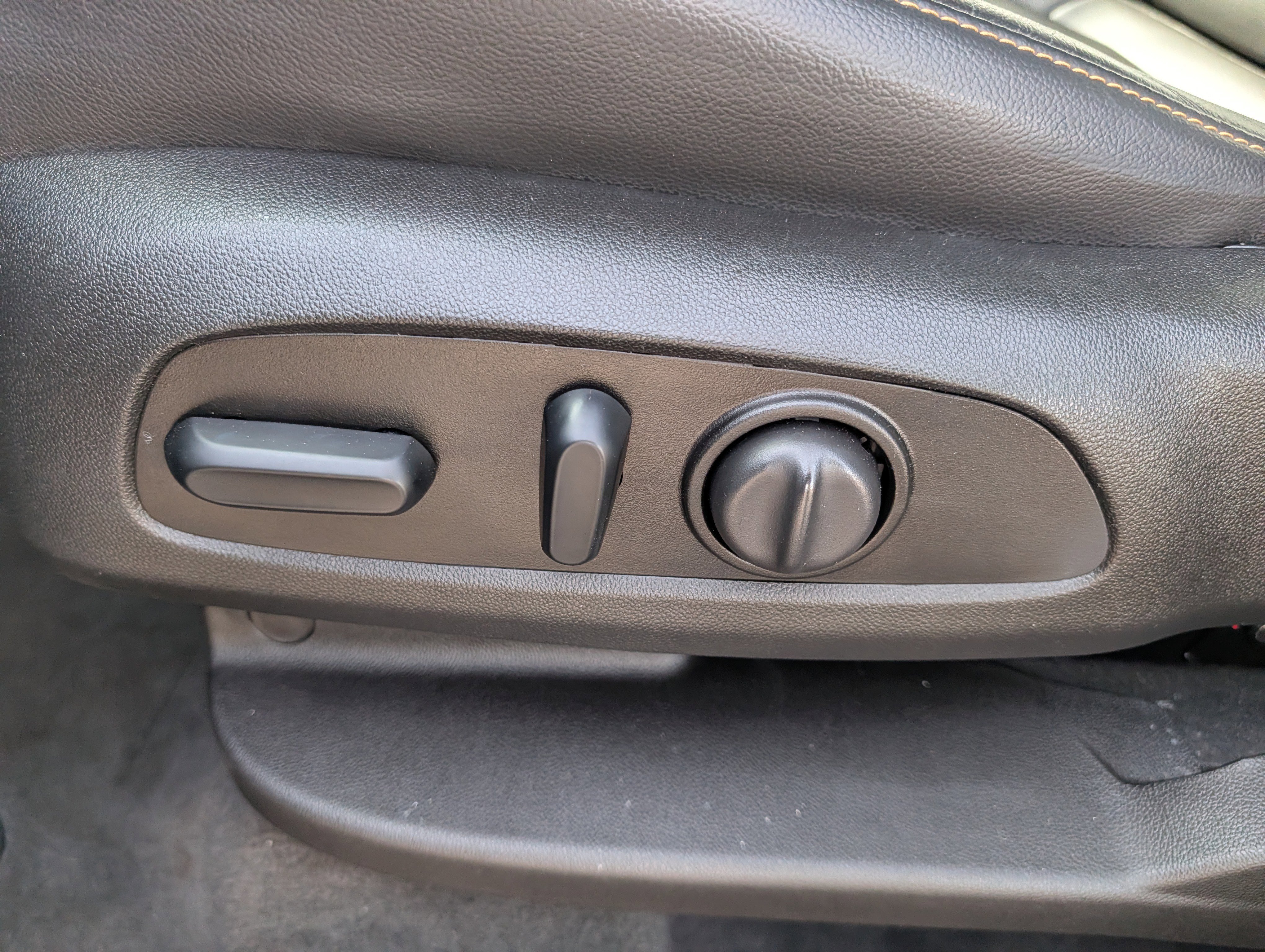 Used 2021 Chevrolet Traverse RS image 22