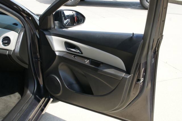 Used 2015 Chevrolet Cruze LT FWD image 28
