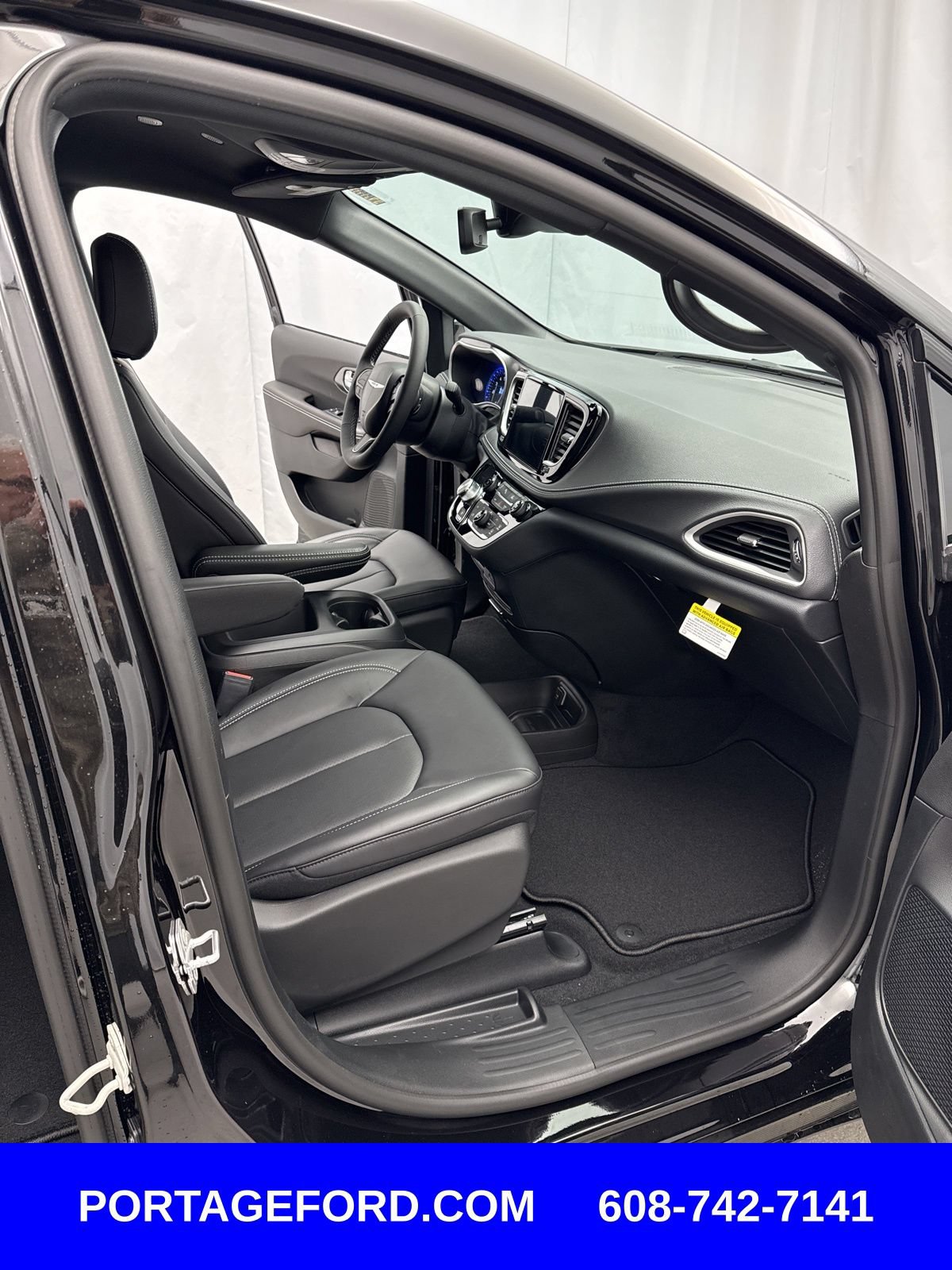 New 2026 Chrysler Pacifica Select w/ S Appearance Package FWD image 27