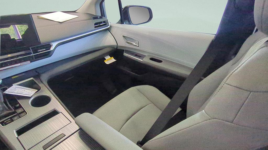 New 2026 Toyota Sienna XLE FWD image 13
