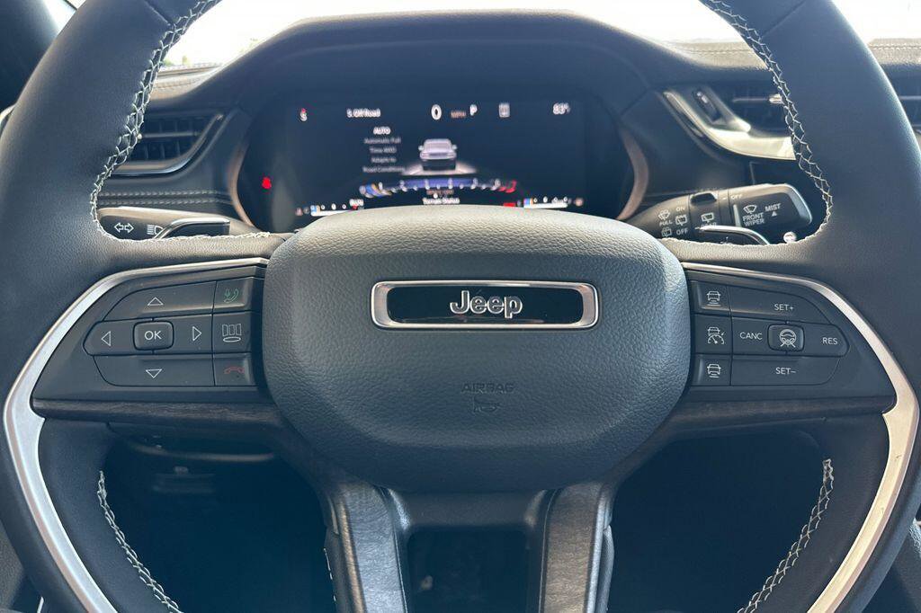New 2026 Jeep Grand Cherokee L Limited AWD/4WD image 24