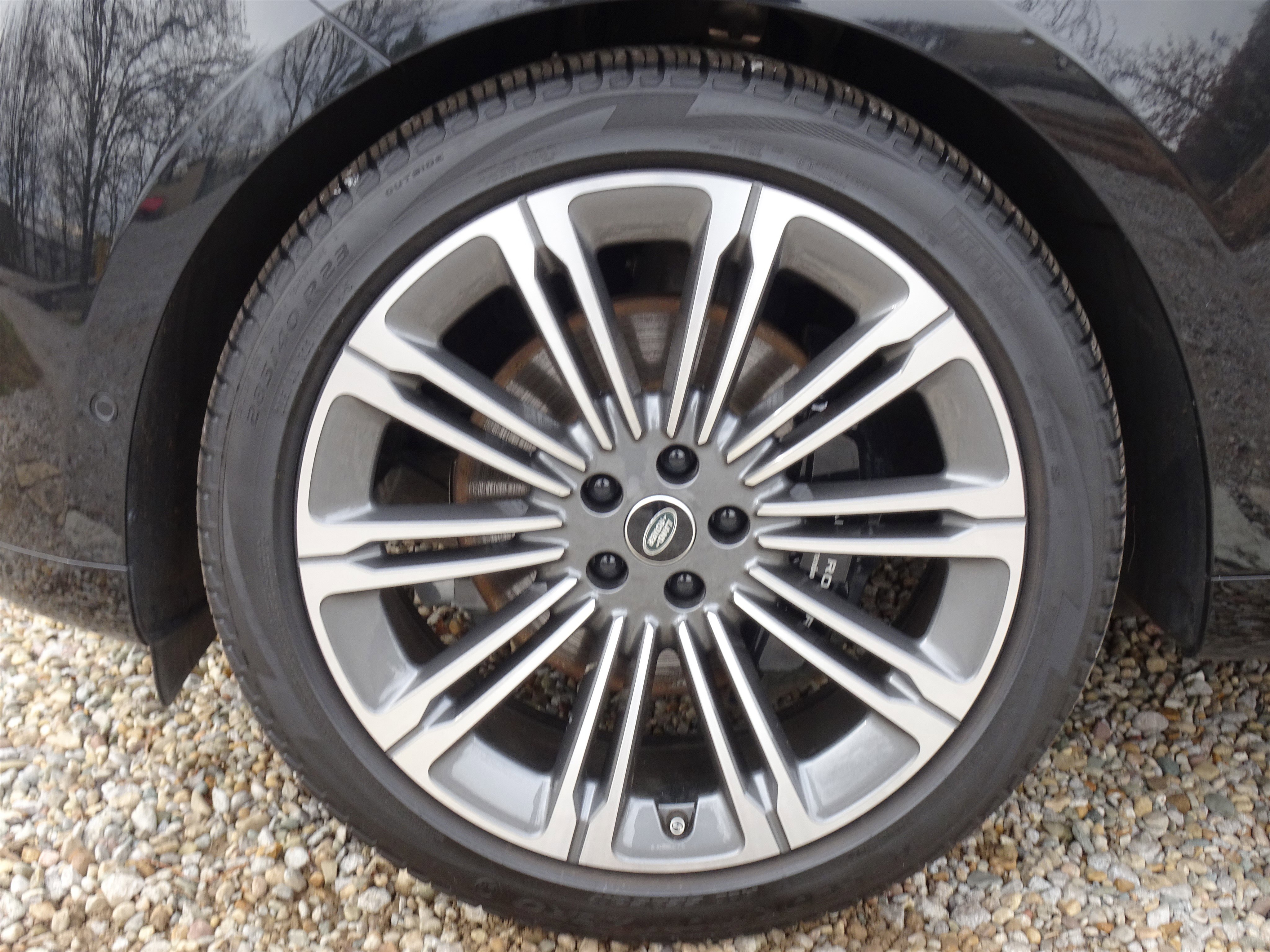 Certified 2024 Land Rover Range Rover SE image 36