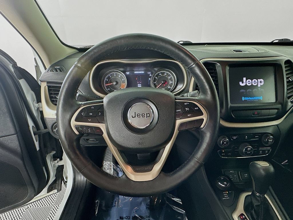 Used 2014 Jeep Cherokee Limited AWD/4WD image 16