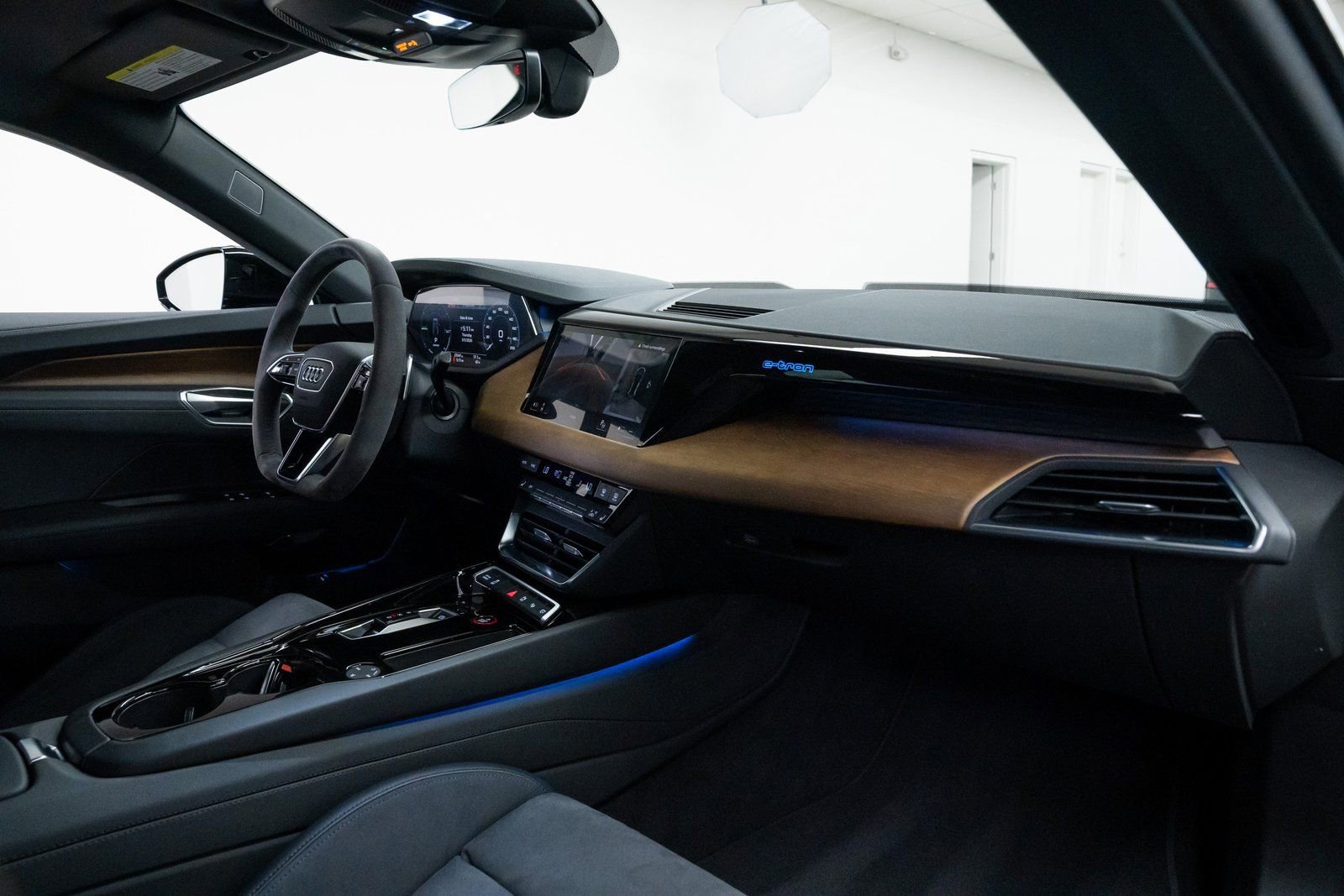 Used 2022 Audi e-tron GT Prestige w/ Prestige Package image 25