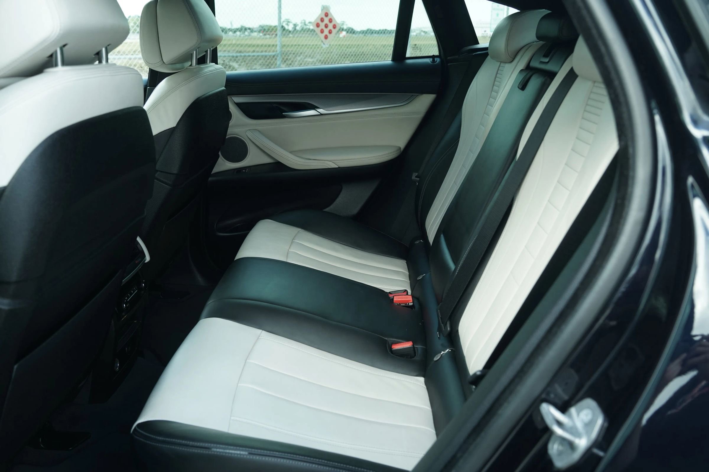 Used 2018 BMW X6 sDrive35i RWD image 27