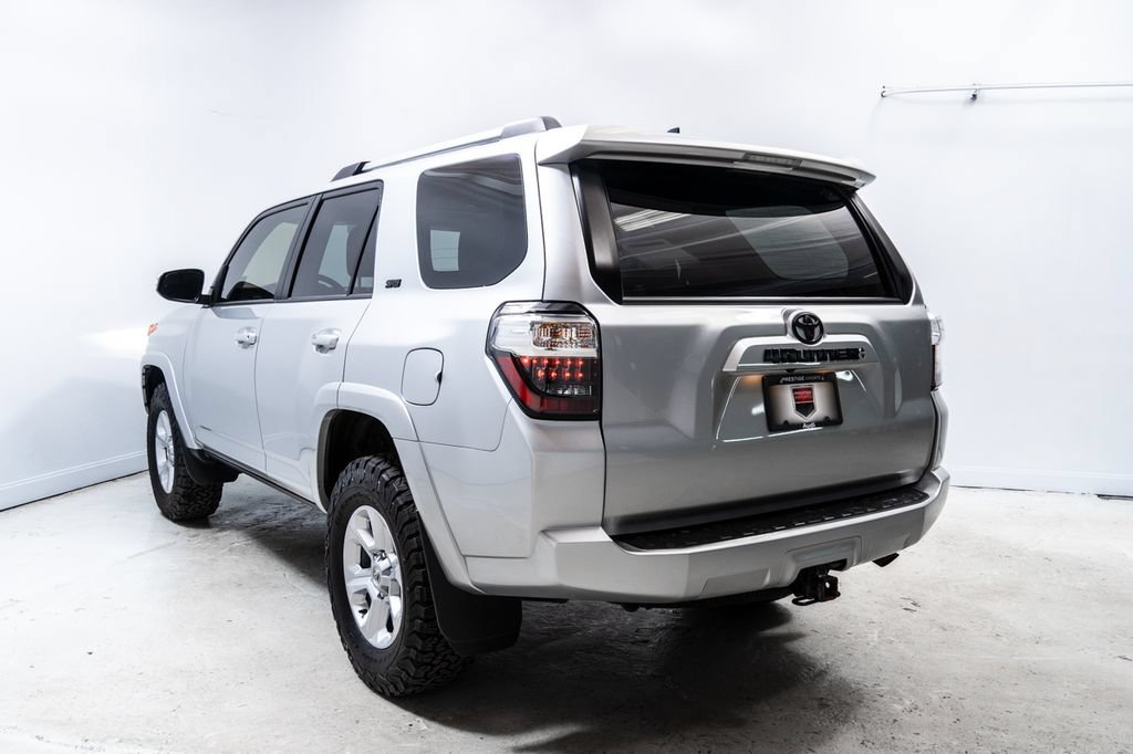 Used 2022 Toyota 4Runner SR5 Premium w/ Moonroof Package AWD/4WD image 3