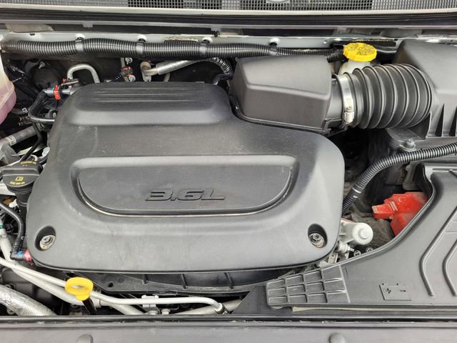 Used 2024 Chrysler Pacifica Touring-L image 20