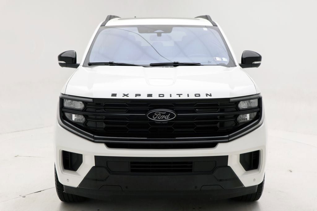 Used 2025 Ford Expedition Max Platinum w/ Stealth Performance Package image 4
