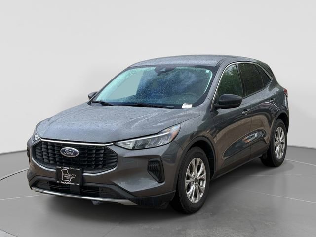 Used 2023 Ford Escape Active w/ Cold Weather Package FWD image 8