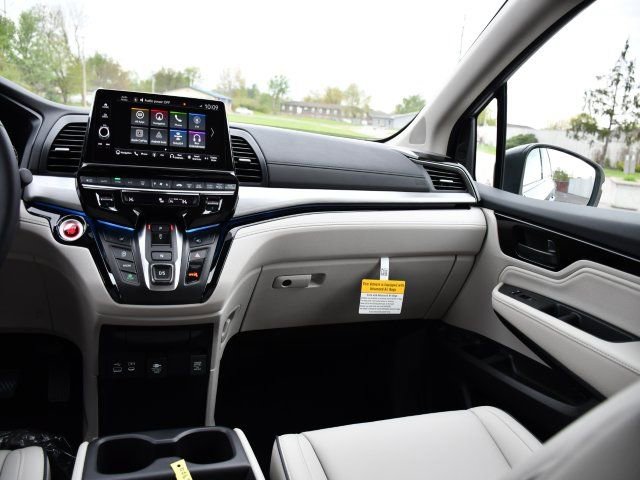 New 2026 Honda Odyssey Touring image 22