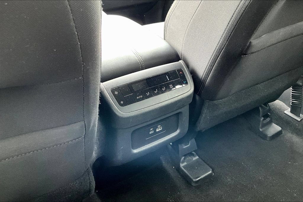 Used 2025 Nissan Pathfinder SV FWD image 12