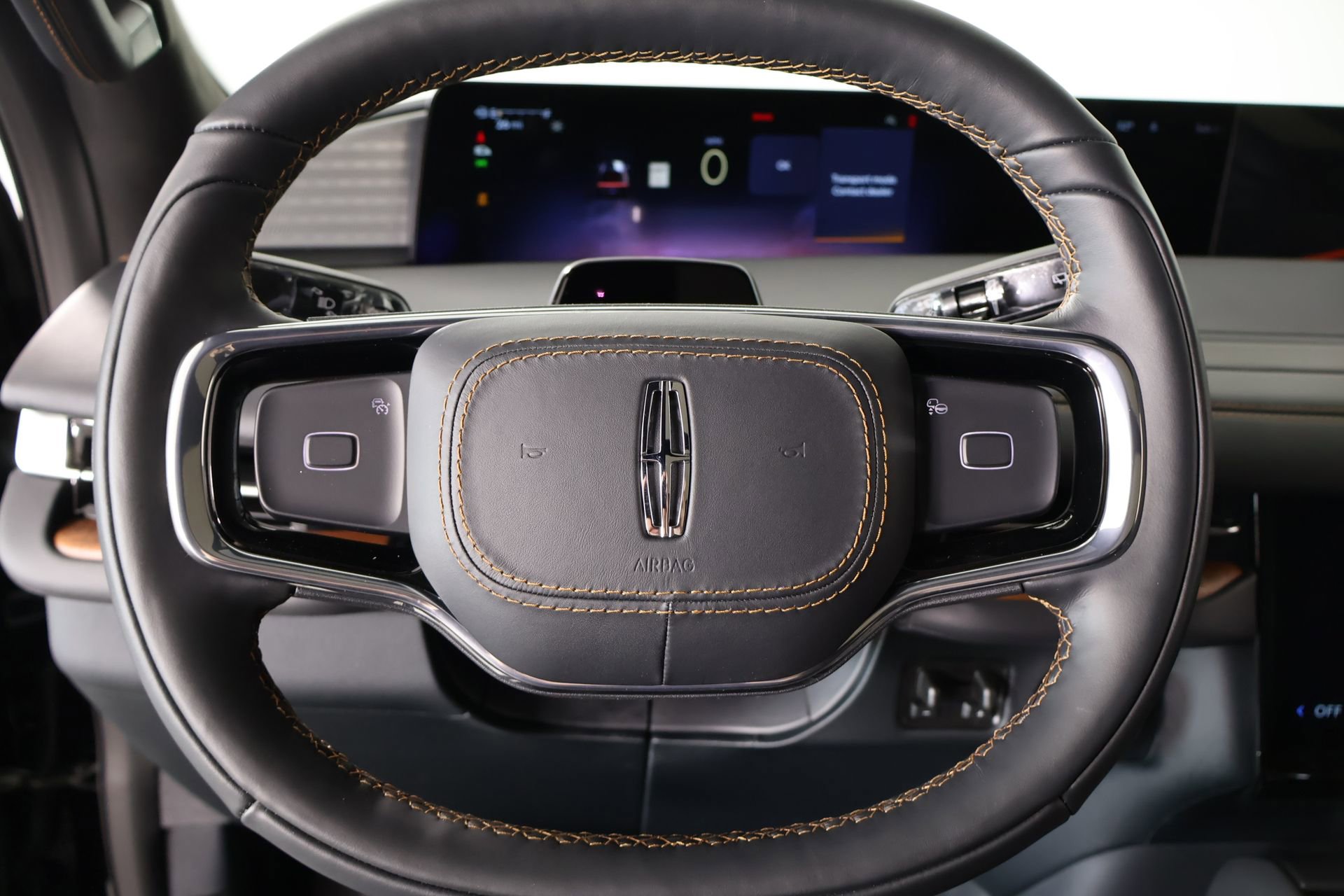 New 2026 Lincoln Navigator L Black Label AWD/4WD image 3