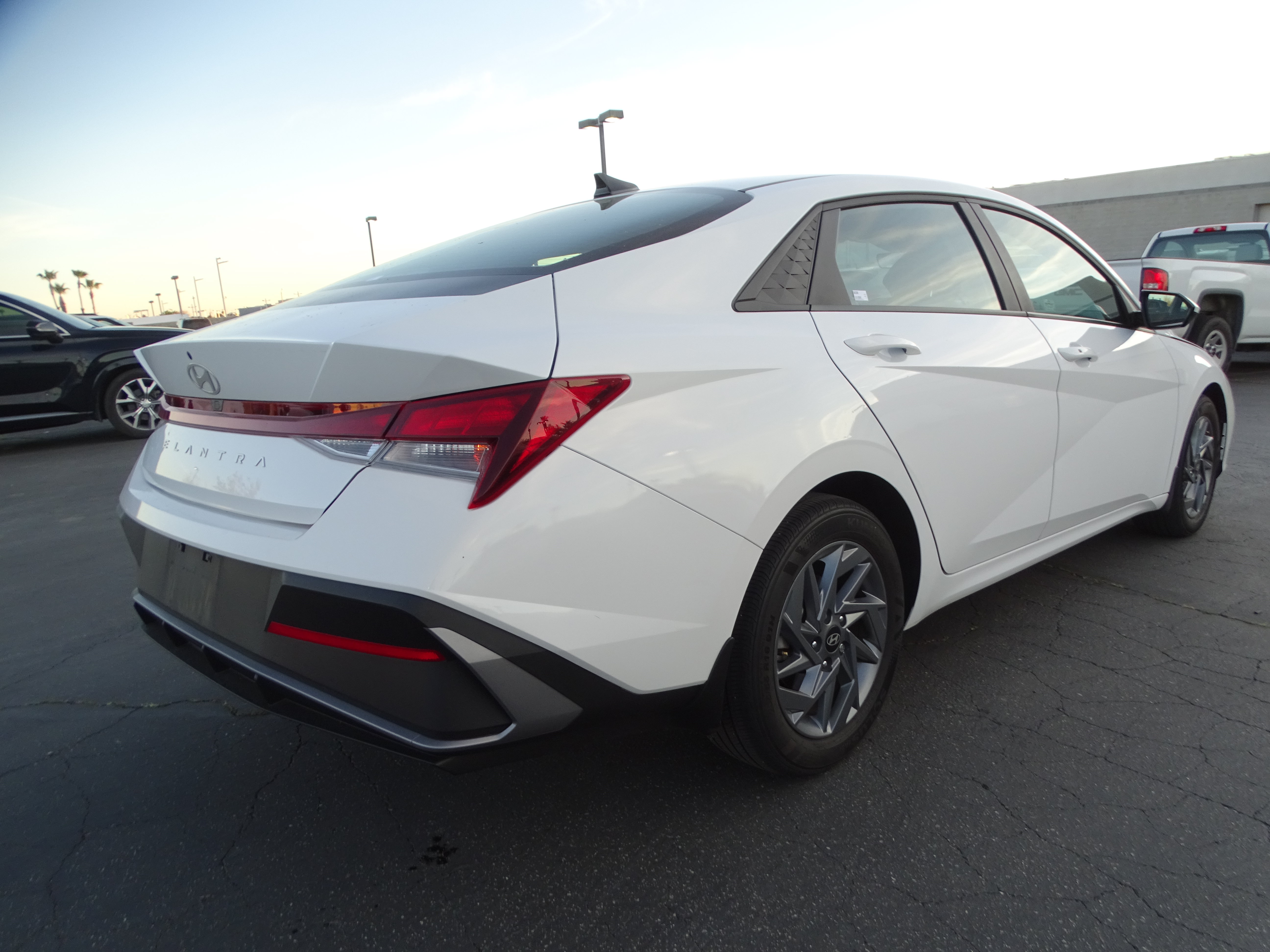 Used 2024 Hyundai Elantra SEL FWD image 54