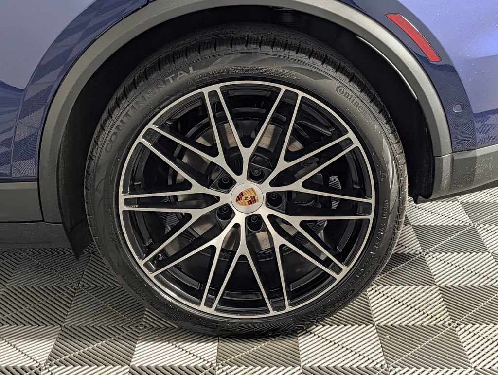 New 2026 Porsche Macan 4 Electric image 12