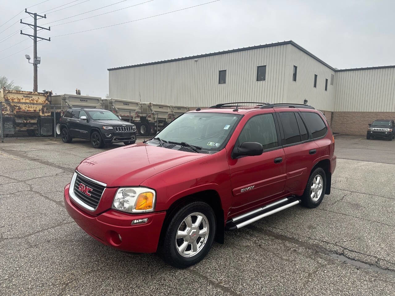 Used 2005 GMC Envoy SLE AWD/4WD image 1