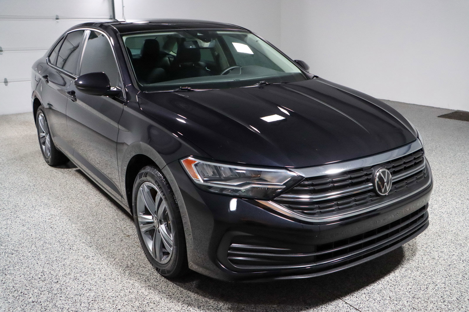 Used 2024 Volkswagen Jetta SE image 5