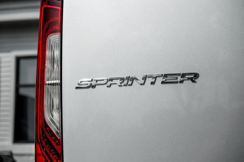 Used 2025 Mercedes-Benz Sprinter 2500 image 9