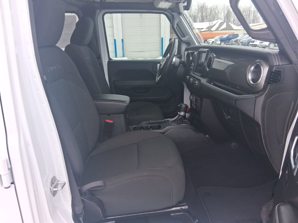 Used 2023 Jeep Wrangler Sahara w/ Cold Weather Group image 16