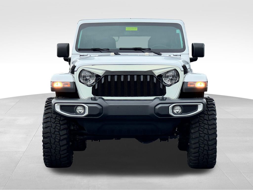 Used 2019 Jeep Wrangler Unlimited Sahara w/ Uconnect 4C Nav & Sound Group AWD/4WD image 2