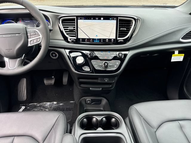 New 2027 Chrysler Pacifica Select w/ Family Tech Group FWD image 11