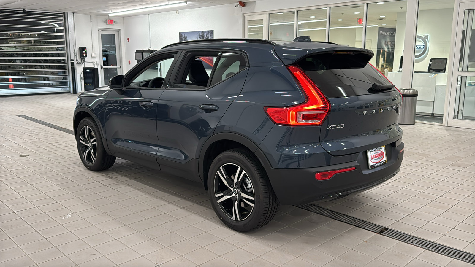 New 2026 Volvo XC40 B5 Core w/ Protection Package Premier AWD/4WD image 7